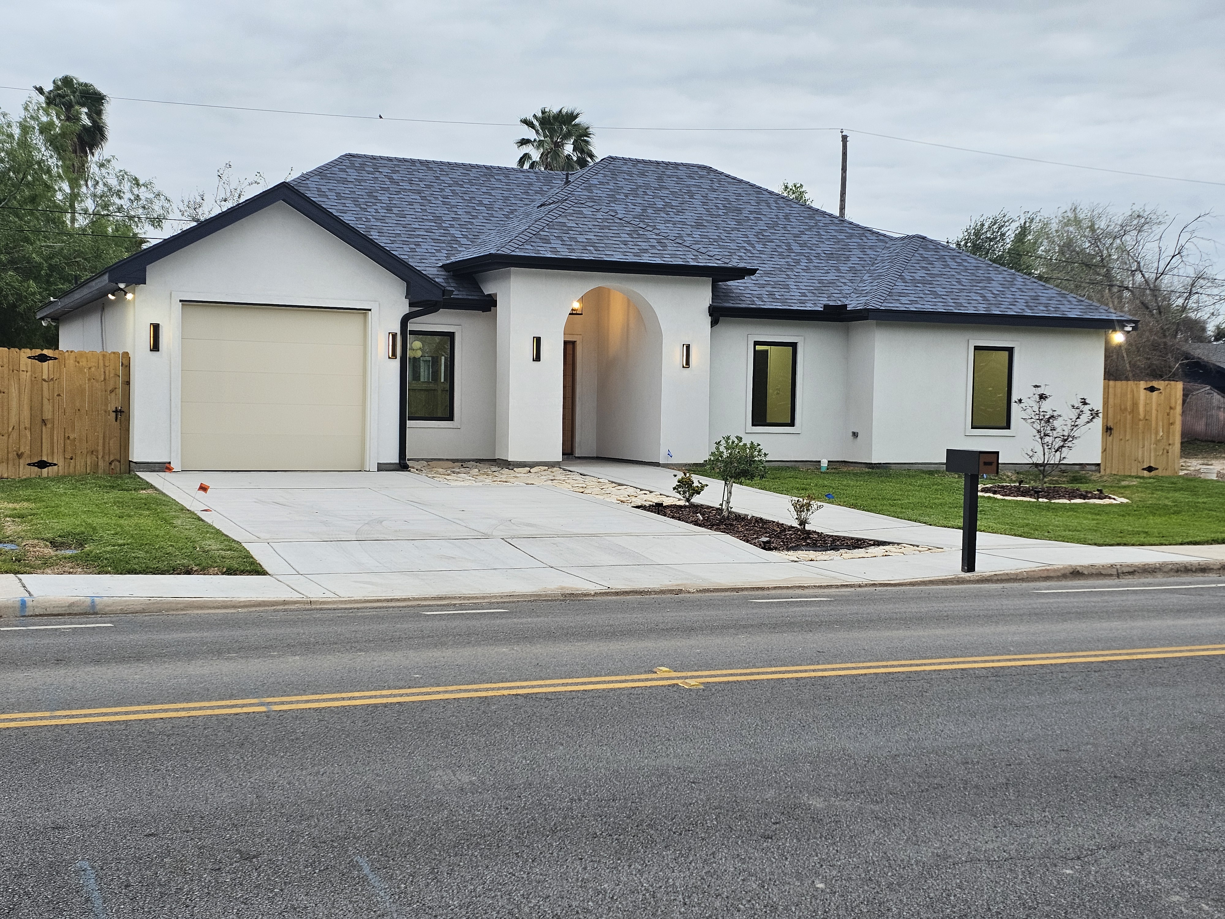 EJS Trade — 2905 Gumwood Avenue, McAllen, Texas